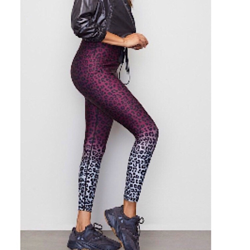 Good American 7/8 Length Ombré Leopard Sculpting Leggings in Grape
